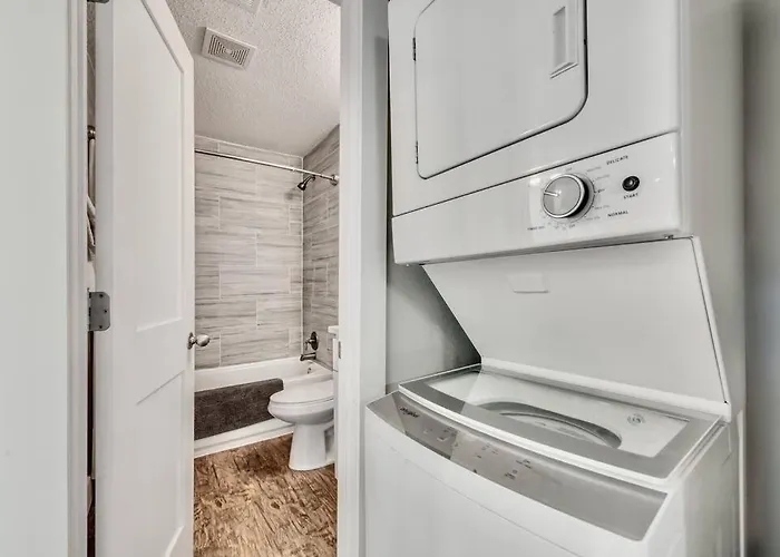 Lovely Dallas Flat Near Downtown