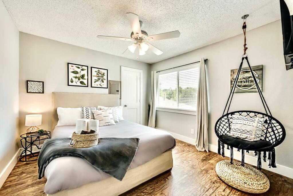 Lovely Flat Near Downtown Dallas