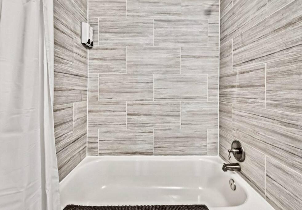 Lovely Flat Near Downtown
