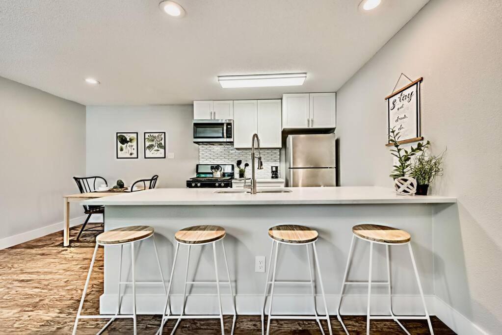 Lovely Flat Near Downtown Apartment *
